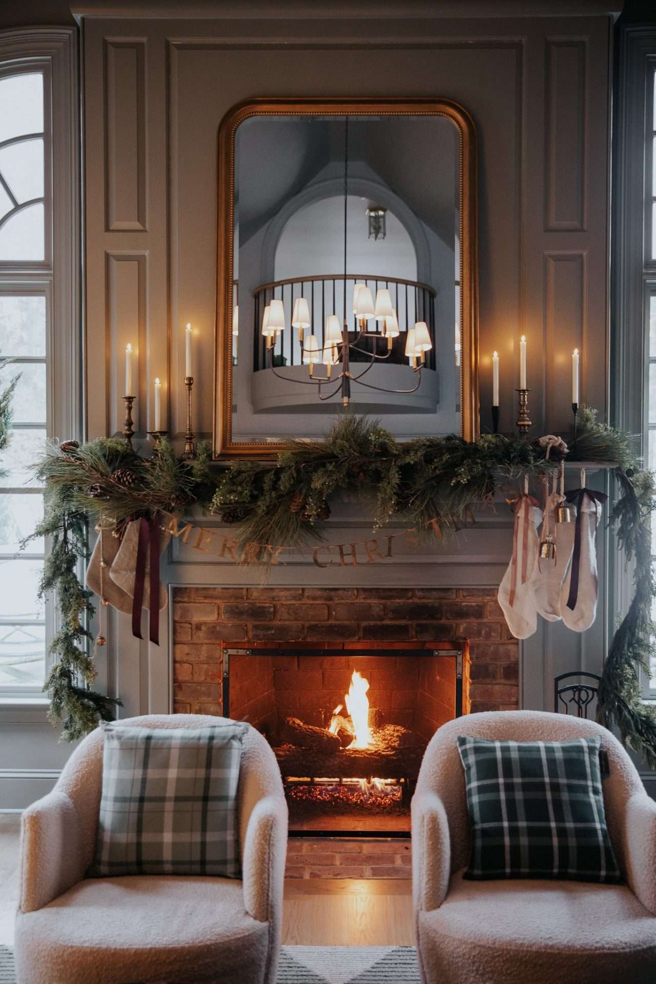 40+ Elegant Christmas Mantel Decor Ideas 3 40+ Elegant Christmas Mantel Decor Ideas 061A4139 scaled Christmas Mantel Decor