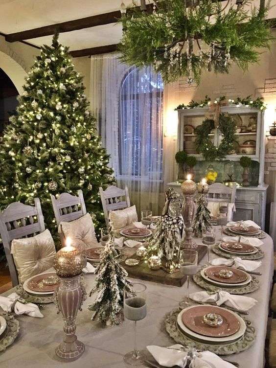 50+ Elegant Christmas Table Decor Ideas to Inspire You 127 50+ Elegant Christmas Table Decor Ideas to Inspire You 6490e093874c45e9dd76060956d21235 Christmas Table Decor