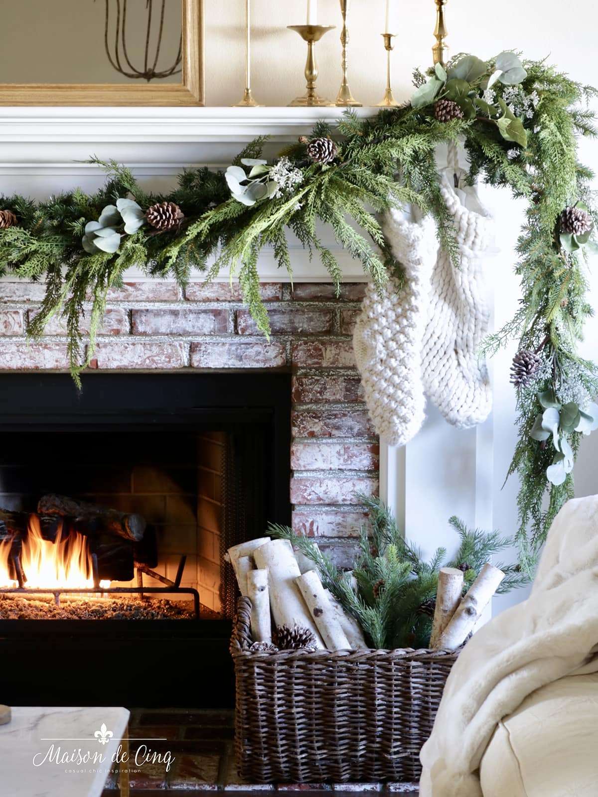 40+ Elegant Christmas Mantel Decor Ideas 2 40+ Elegant Christmas Mantel Decor Ideas BYBBGYGB Christmas Mantel Decor