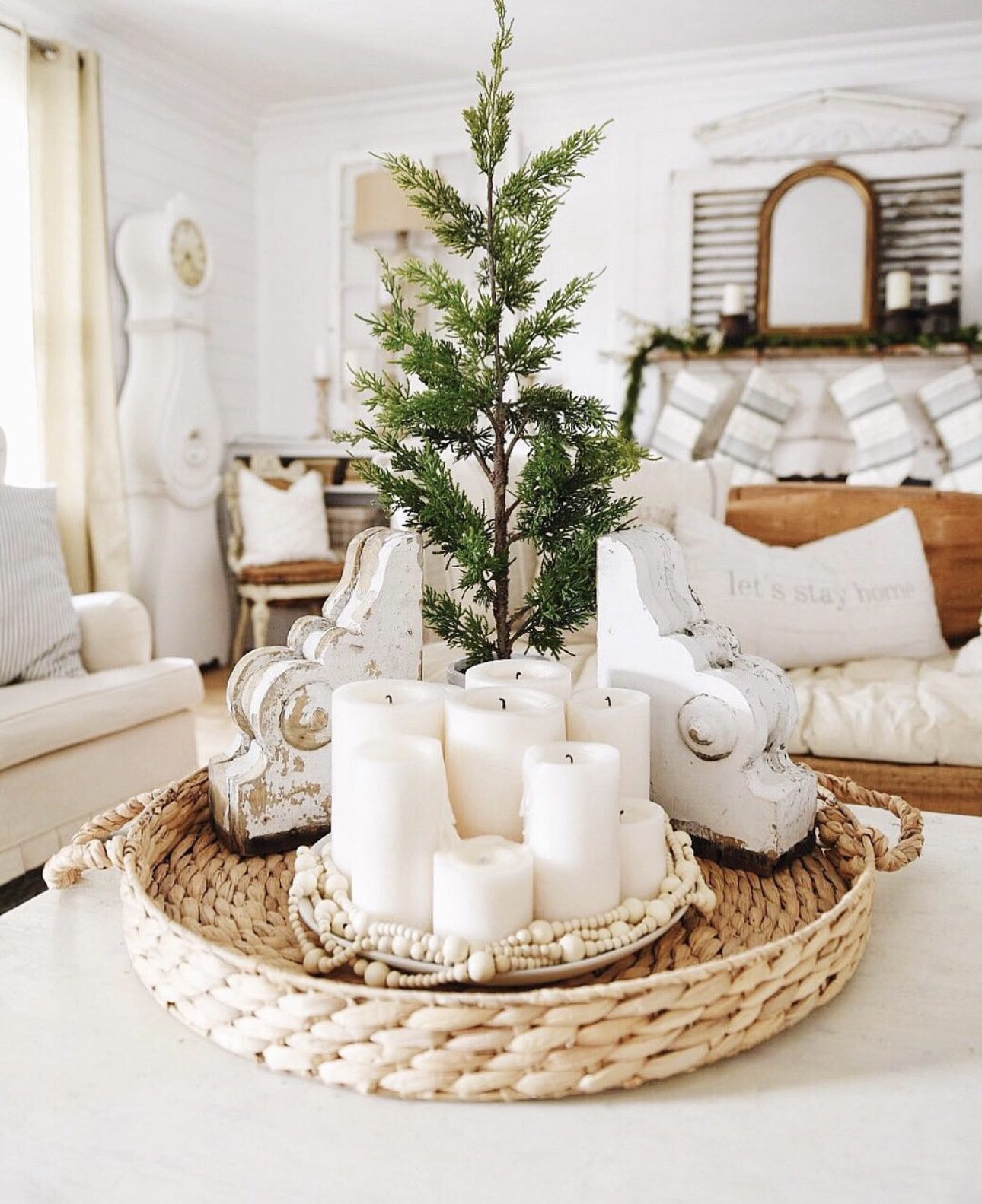 30 Cozy Christmas Coffee Table Decor Ideas You'll Love 77 30 Cozy Christmas Coffee Table Decor Ideas You'll Love christmas cofffee table decor ideasIMG 9214 Christmas Coffee Table Decor Ideas