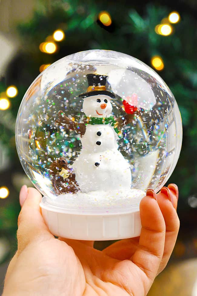 30 Insanely Cute DIY Christmas Gift Ideas to Impress Anyone 89 30 Insanely Cute DIY Christmas Gift Ideas to Impress Anyone DIY Snow Globe 1 DIY Christmas Gift Ideas