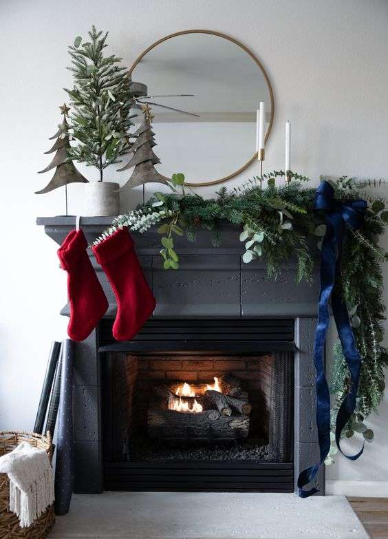 40+ Elegant Christmas Mantel Decor Ideas 27 40+ Elegant Christmas Mantel Decor Ideas Christmas Mantel Decor