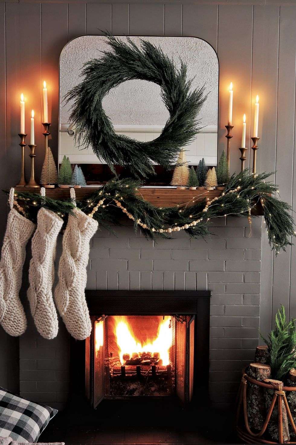 40+ Elegant Christmas Mantel Decor Ideas 21 40+ Elegant Christmas Mantel Decor Ideas hbhbhb Christmas Mantel Decor