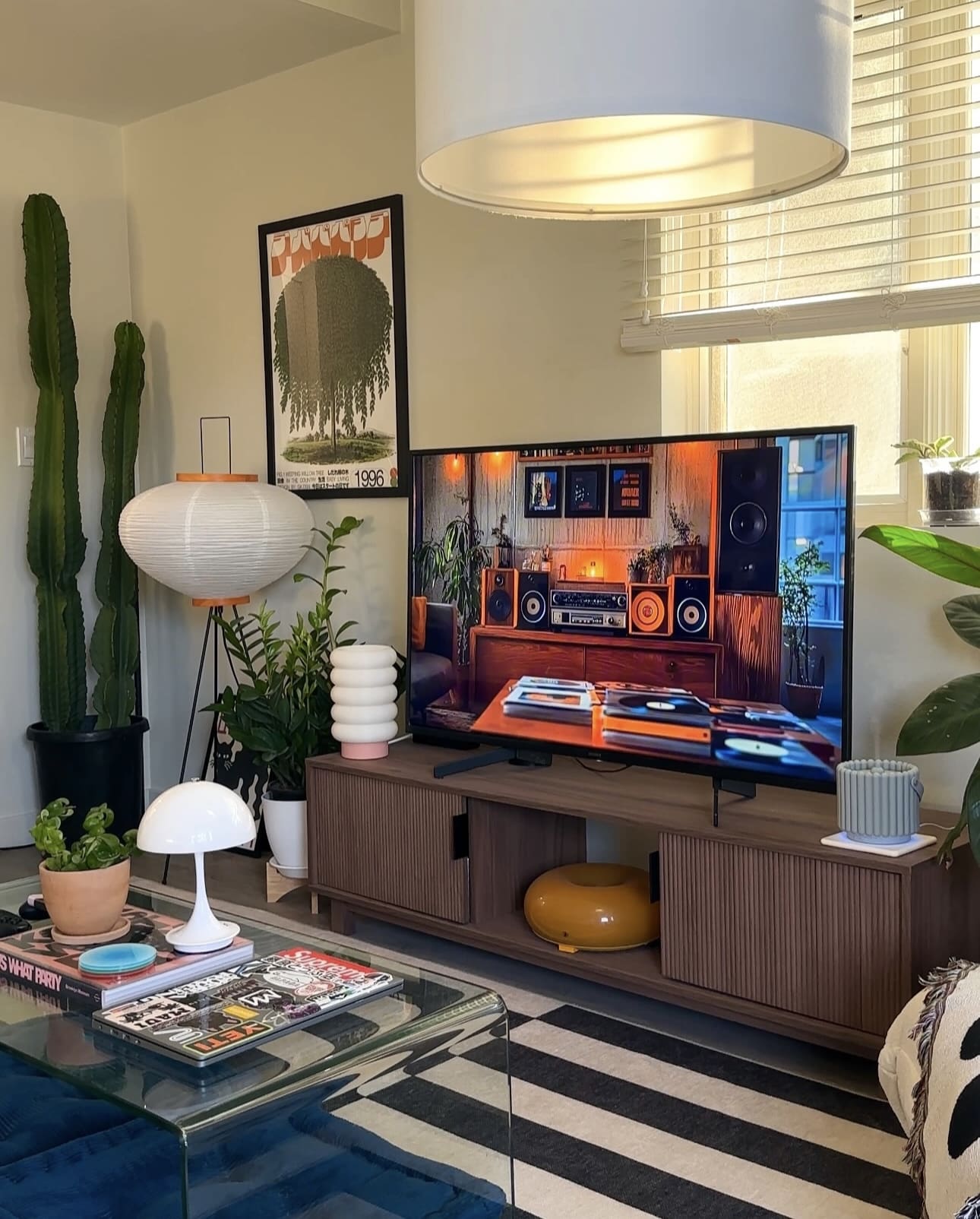 27 Small Apartment Living Room Decor Ideas 77 27 Small Apartment Living Room Decor Ideas IMG 0130 Small Apartment Living Room