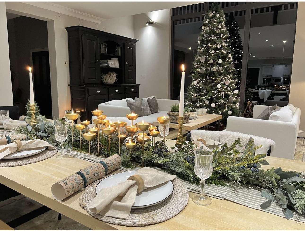 50+ Elegant Christmas Table Decor Ideas to Inspire You 138 50+ Elegant Christmas Table Decor Ideas to Inspire You IMG 3562 Christmas Table Decor