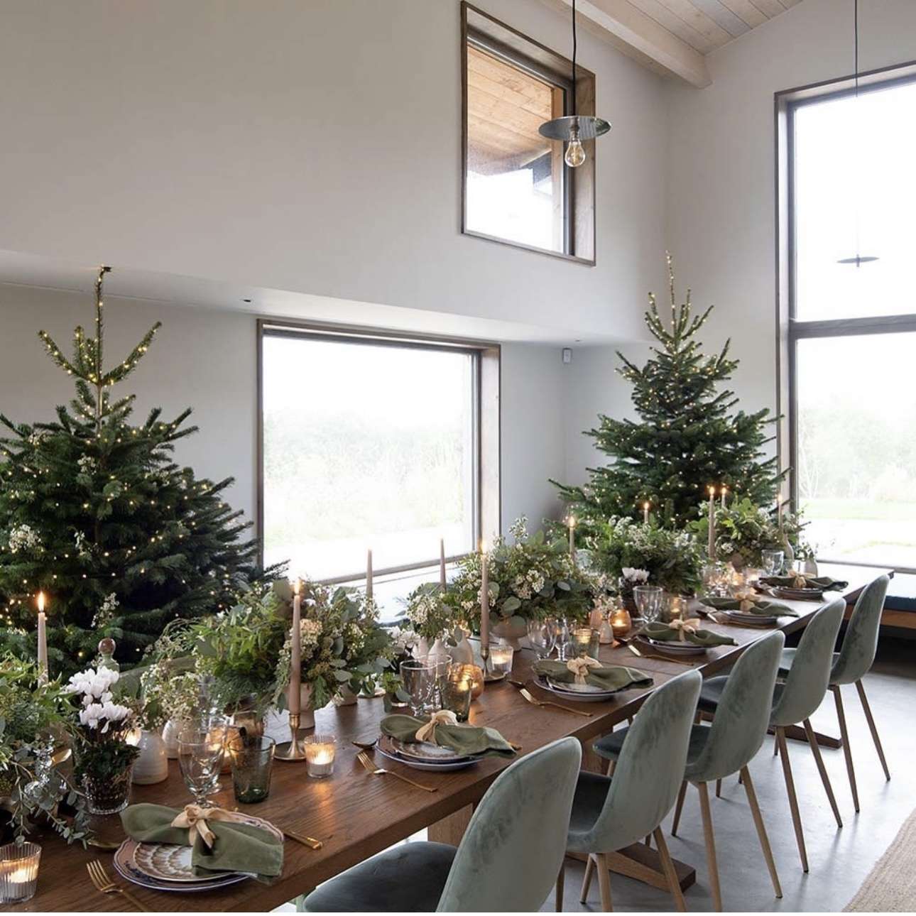 50+ Elegant Christmas Table Decor Ideas to Inspire You 153 50+ Elegant Christmas Table Decor Ideas to Inspire You IMG 3568 Christmas Table Decor