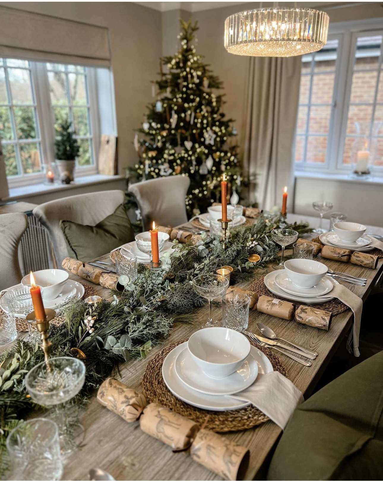 50+ Elegant Christmas Table Decor Ideas to Inspire You 147 50+ Elegant Christmas Table Decor Ideas to Inspire You IMG 3571 Christmas Table Decor