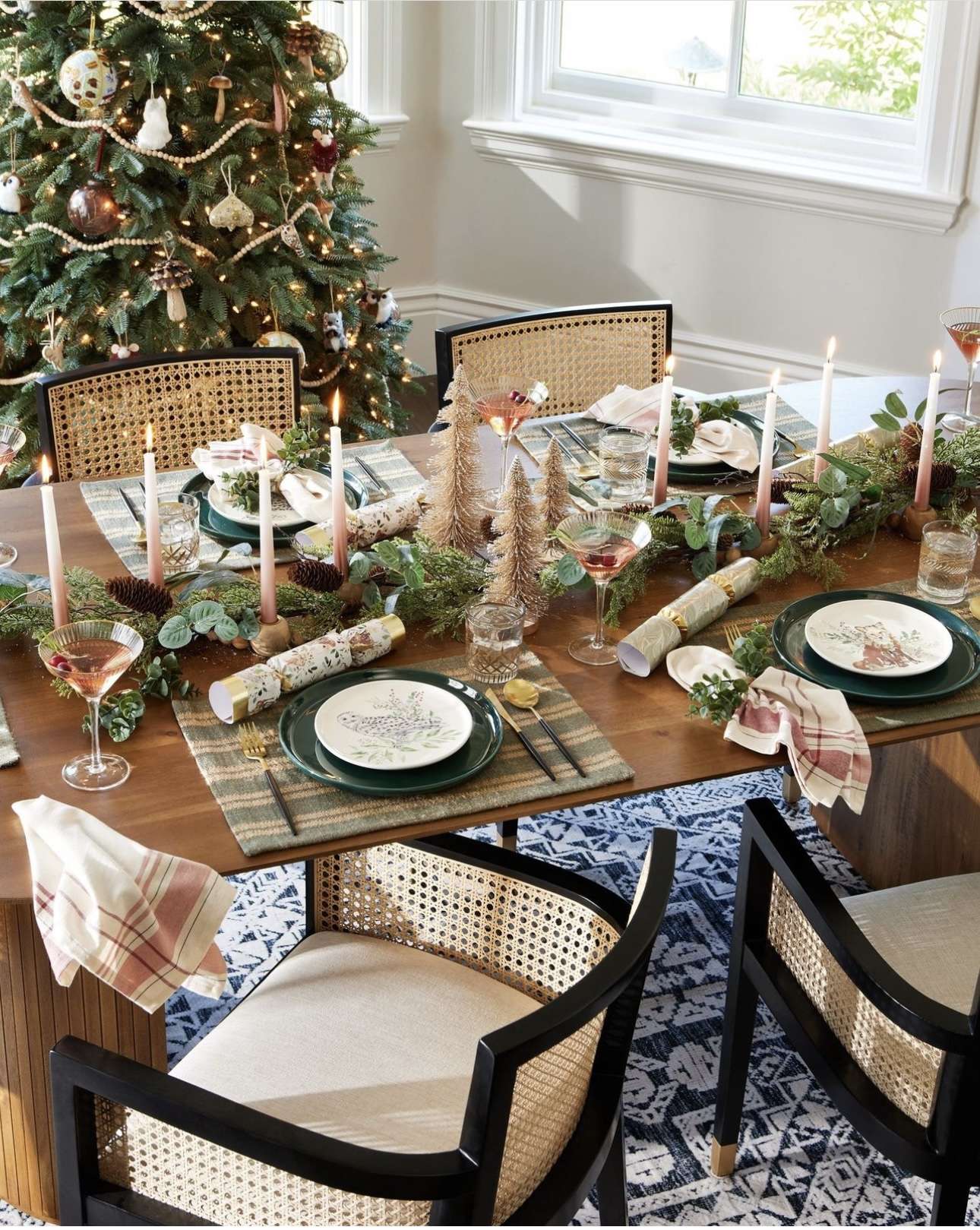 50+ Elegant Christmas Table Decor Ideas to Inspire You 141 50+ Elegant Christmas Table Decor Ideas to Inspire You IMG 3572 Christmas Table Decor