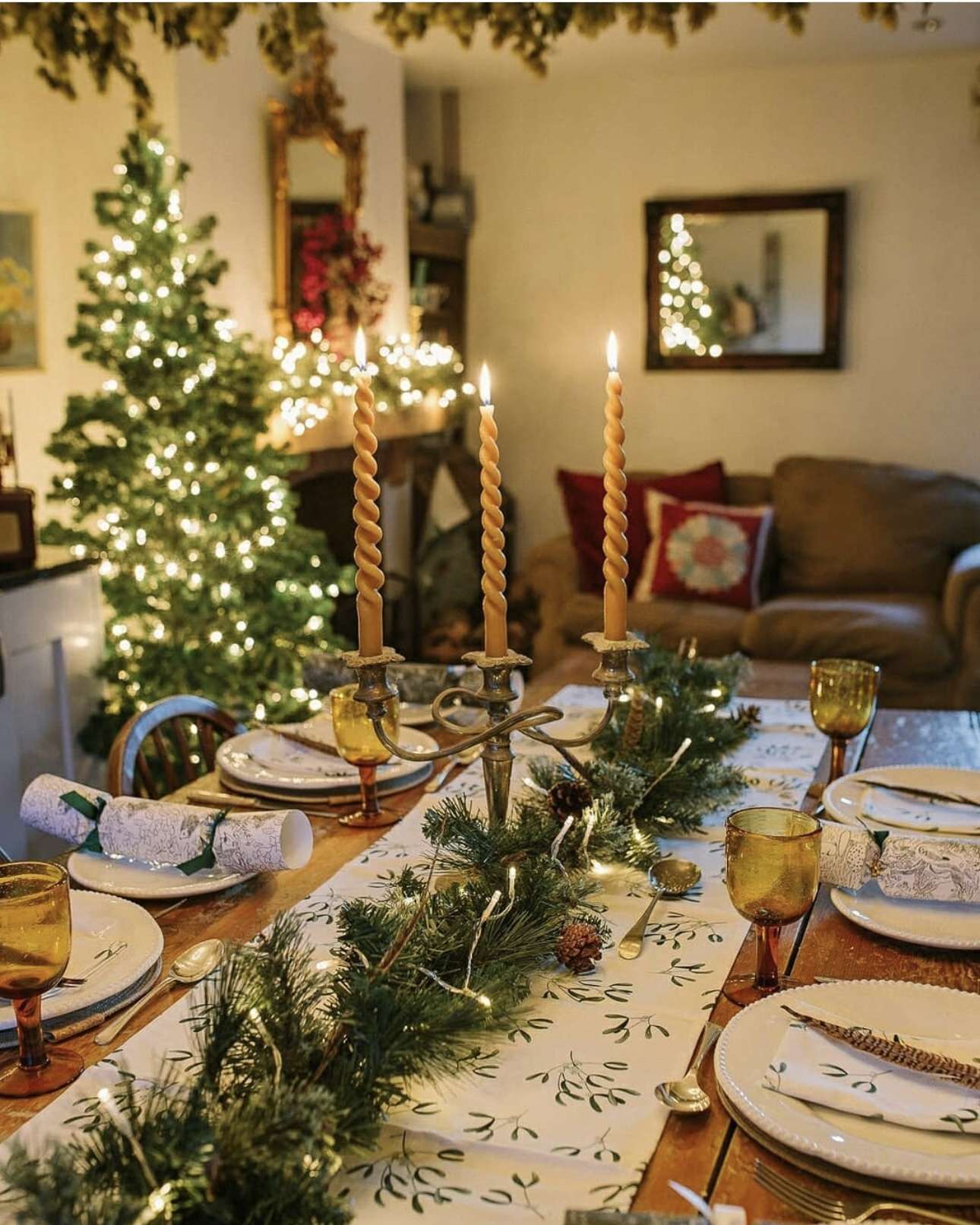 50+ Elegant Christmas Table Decor Ideas to Inspire You 145 50+ Elegant Christmas Table Decor Ideas to Inspire You IMG 3573 Christmas Table Decor