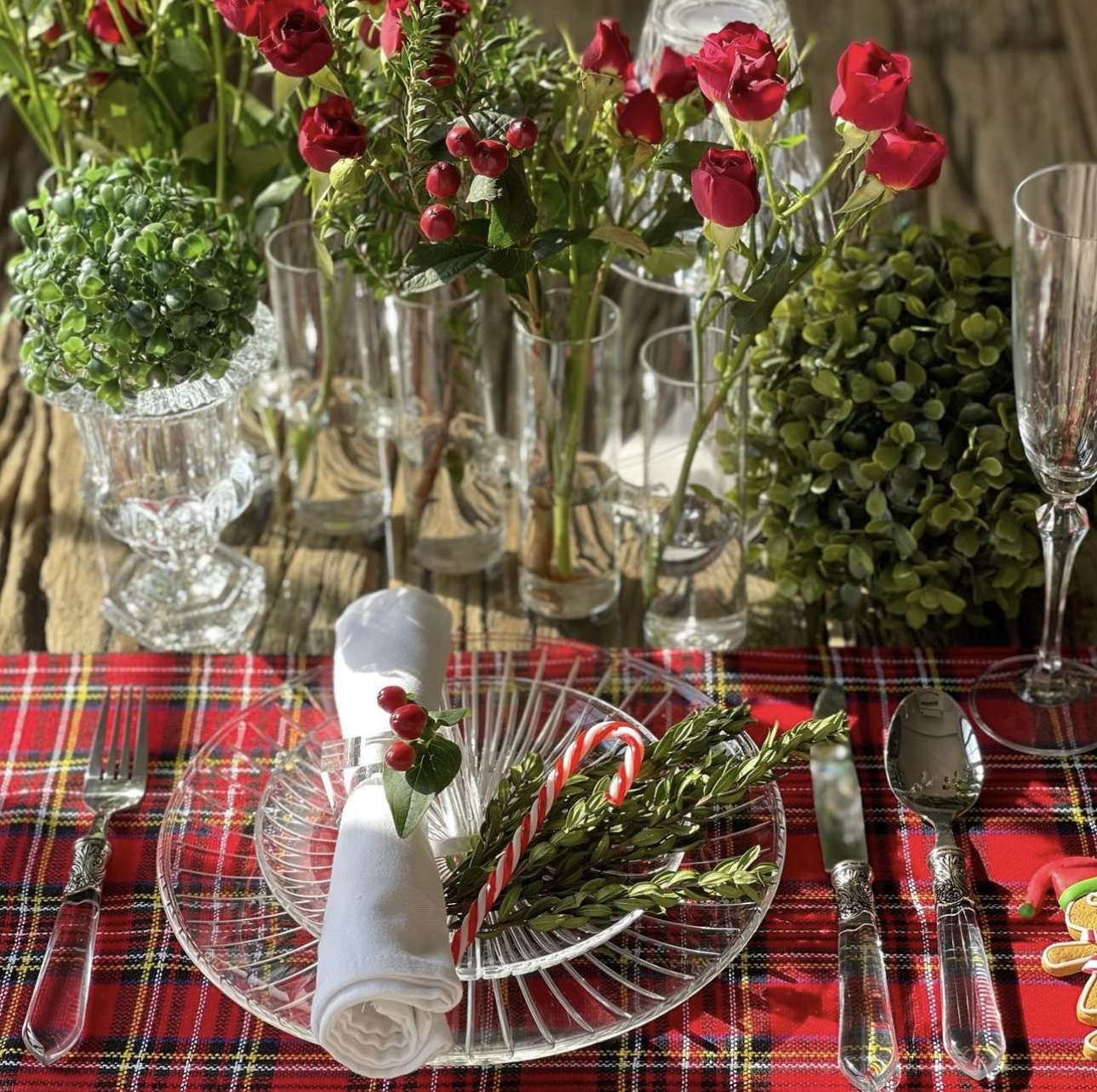 50+ Elegant Christmas Table Decor Ideas to Inspire You 155 50+ Elegant Christmas Table Decor Ideas to Inspire You IMG 3578 Christmas Table Decor