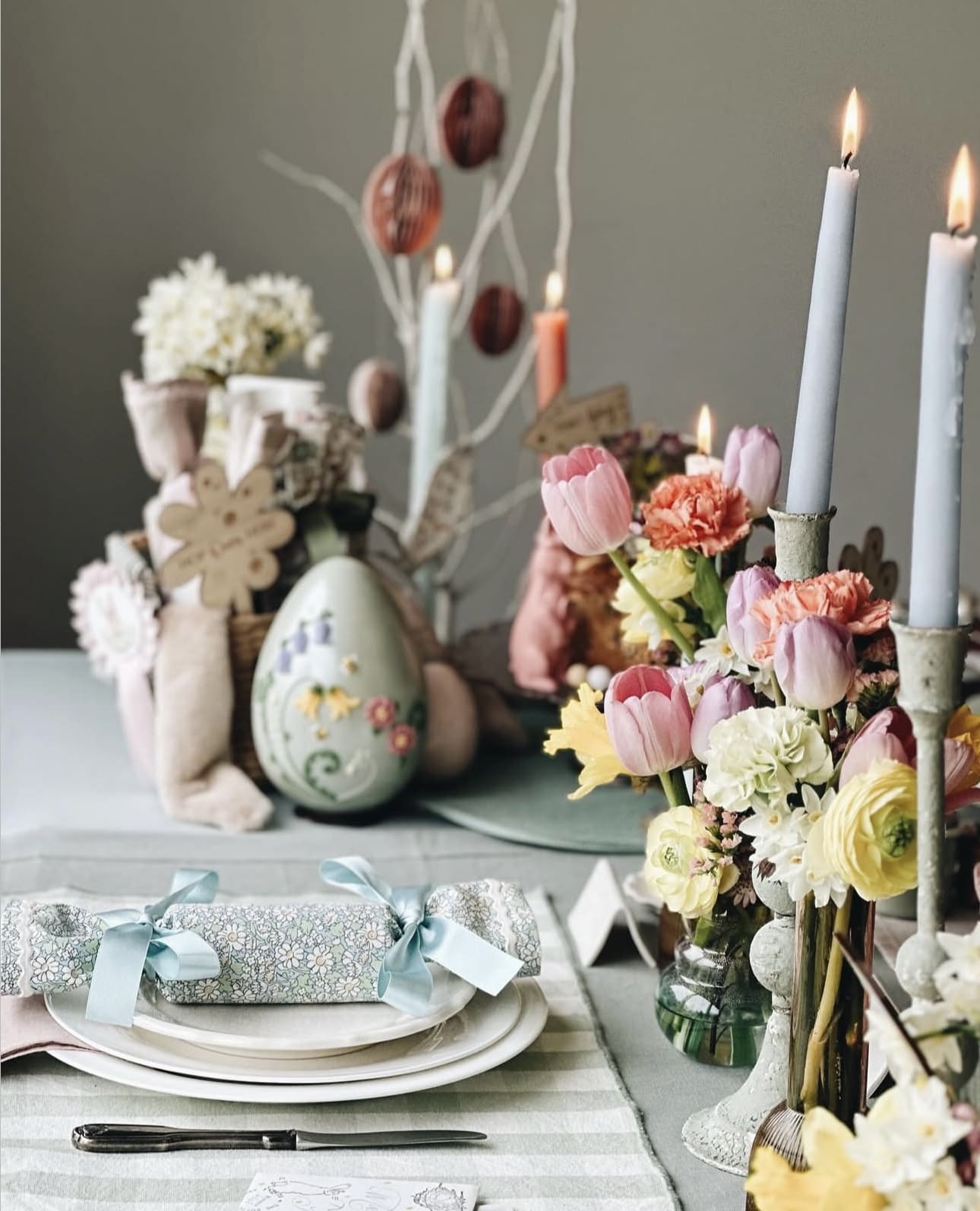 24 Stunning Easter Table Decor Ideas to Impress Your Guests 61 24 Stunning Easter Table Decor Ideas to Impress Your Guests IMG 3923 Easter Table Decor Ideas