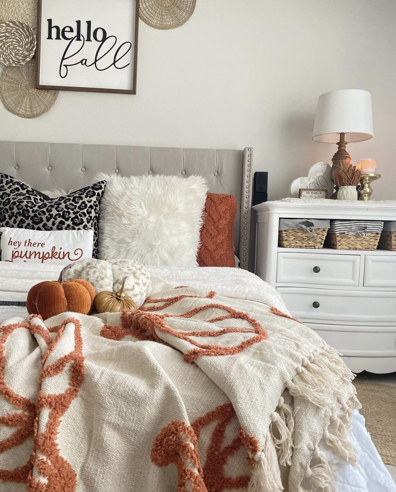 22 Cozy and Inviting Fall Bedroom Ideas You'll Love 57 22 Cozy and Inviting Fall Bedroom Ideas You'll Love IMG 4155 Fall Bedroom Ideas