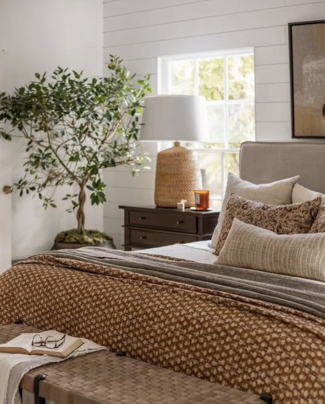 22 Cozy and Inviting Fall Bedroom Ideas You'll Love 55 22 Cozy and Inviting Fall Bedroom Ideas You'll Love IMG 4158 Fall Bedroom Ideas