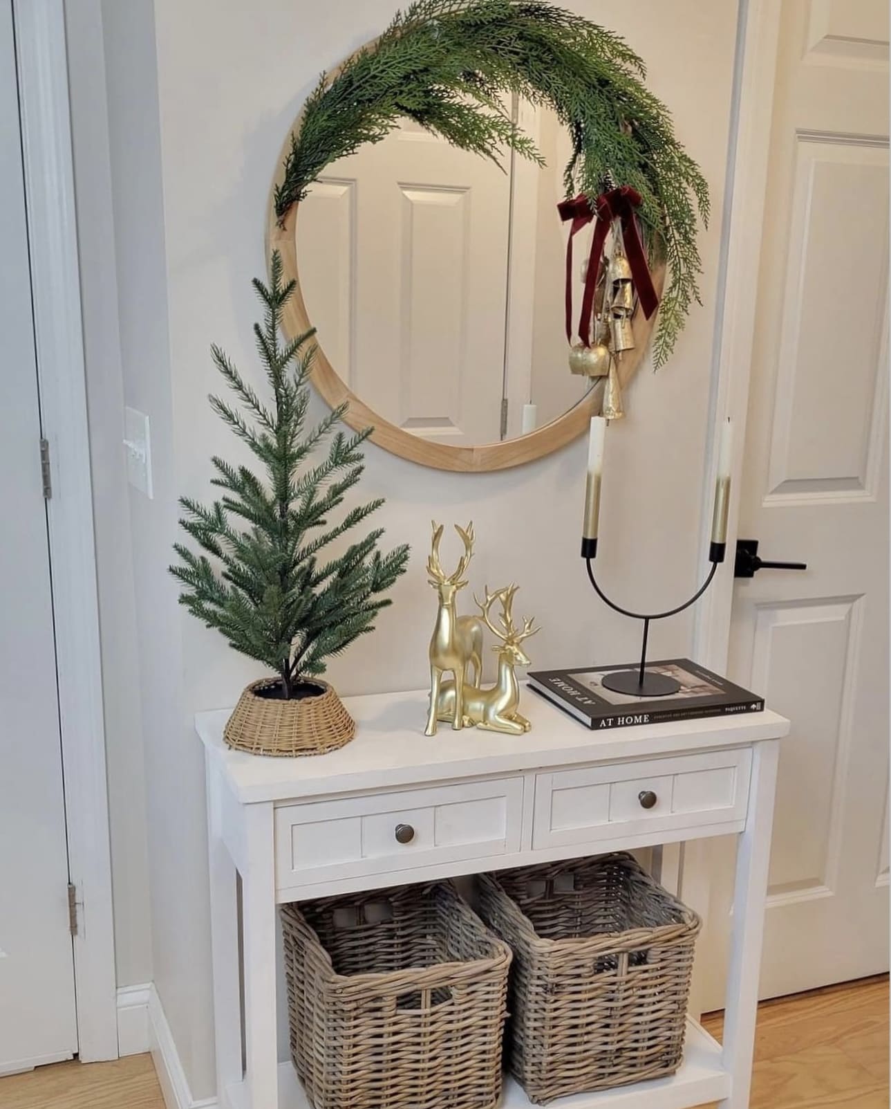 34 Inviting Christmas Entryway Decor Ideas 100 34 Inviting Christmas Entryway Decor Ideas IMG 4803 Christmas Entryway Decor