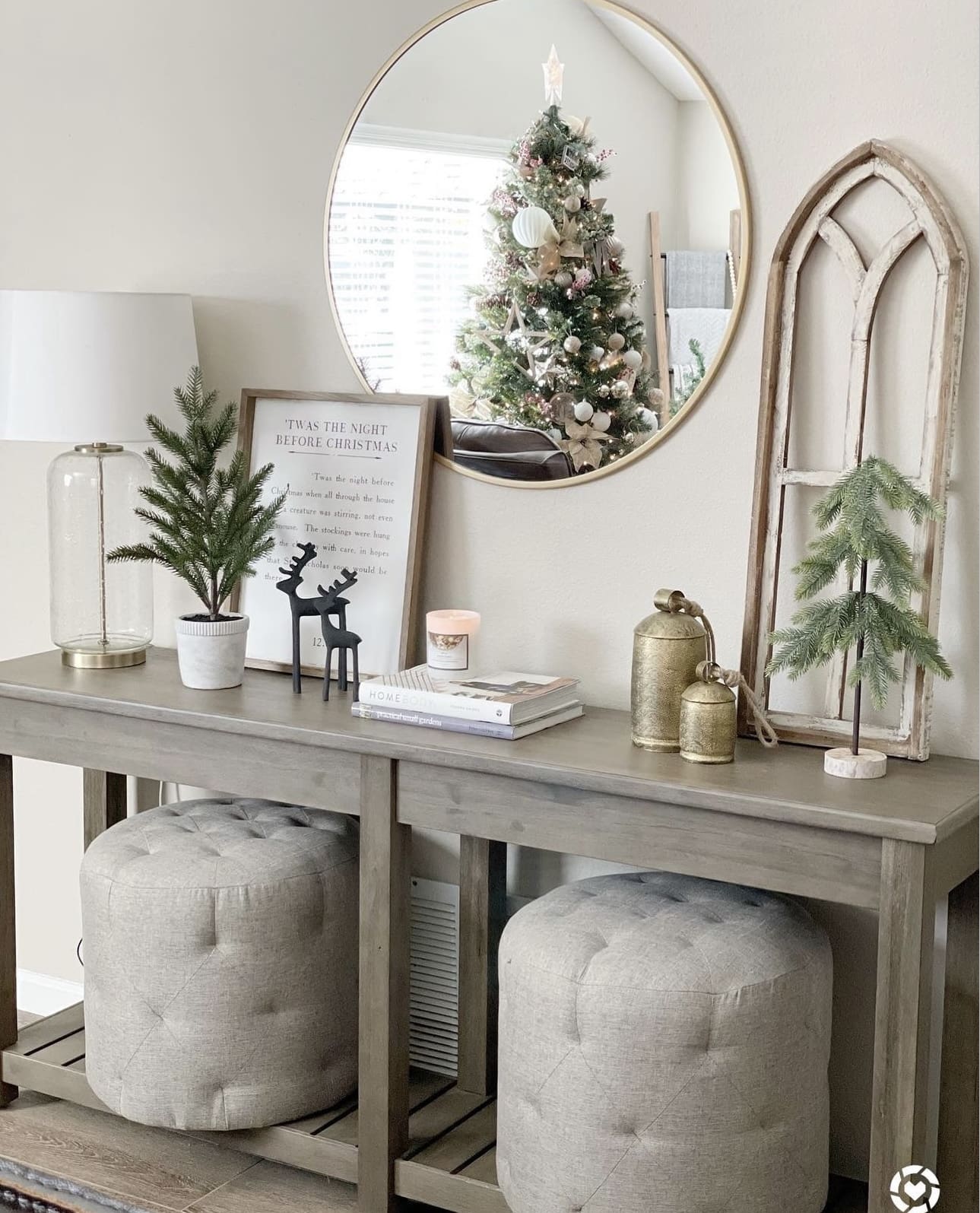 34 Inviting Christmas Entryway Decor Ideas 97 34 Inviting Christmas Entryway Decor Ideas IMG 4809 Christmas Entryway Decor