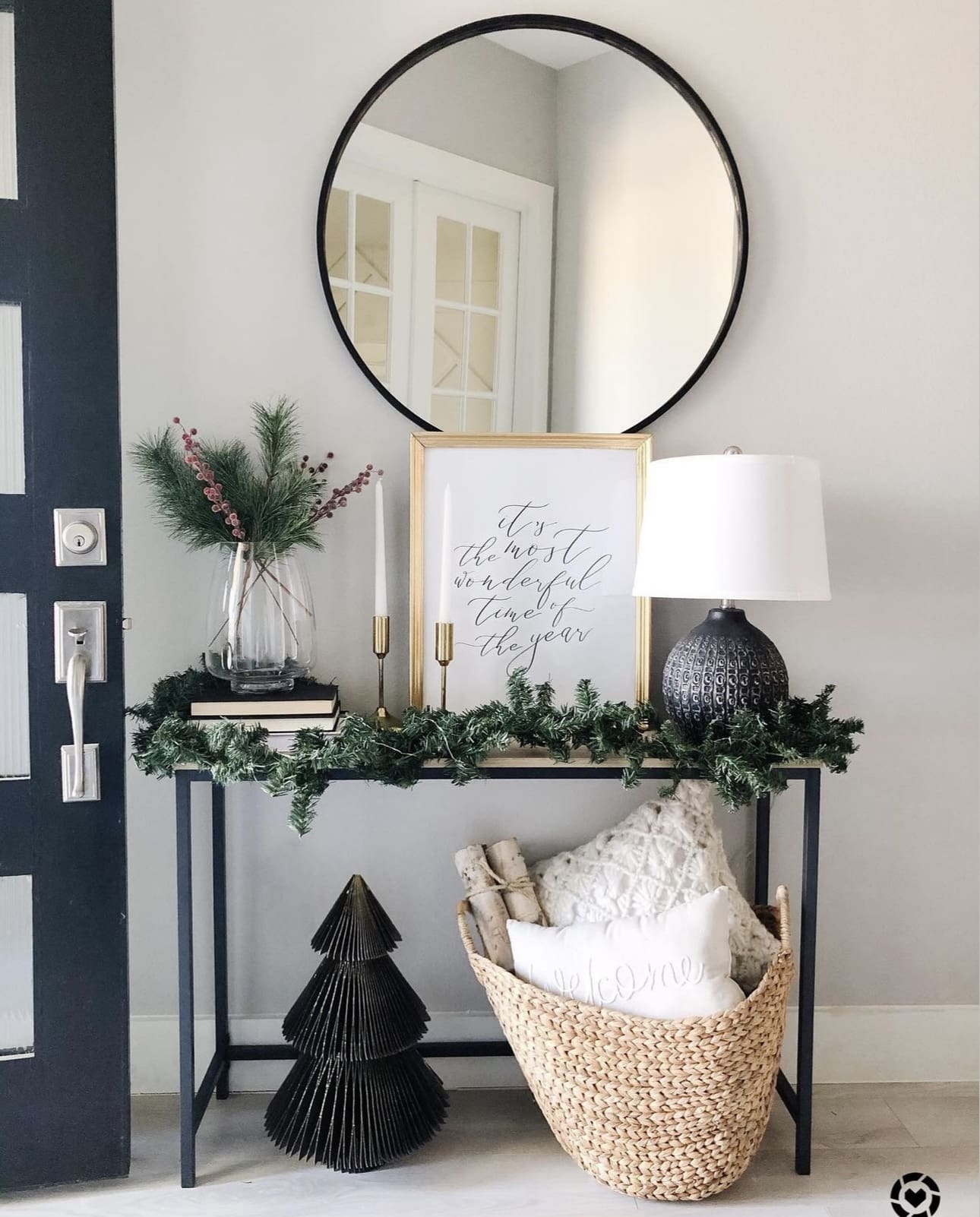 34 Inviting Christmas Entryway Decor Ideas 95 34 Inviting Christmas Entryway Decor Ideas IMG 4811 Christmas Entryway Decor