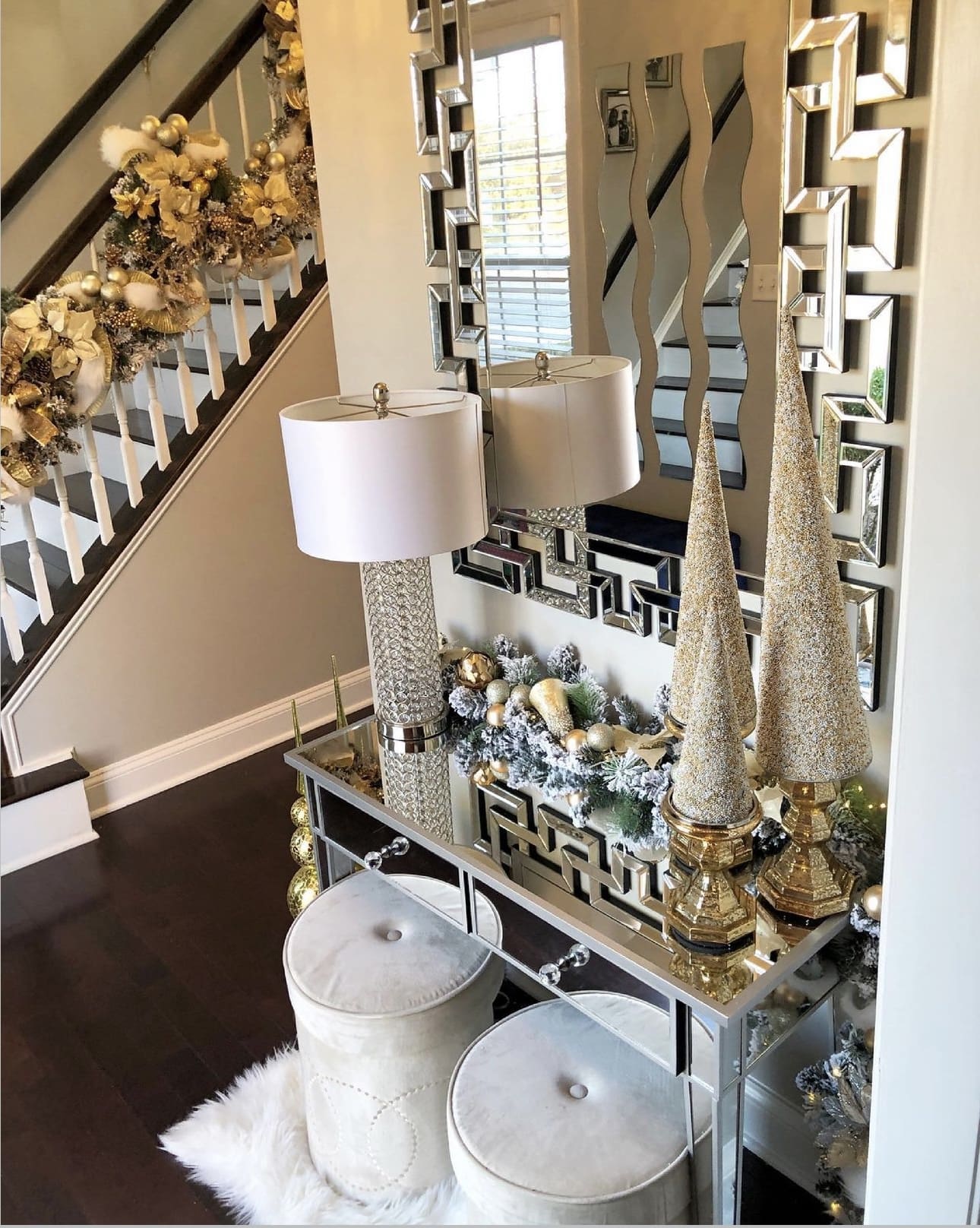 34 Inviting Christmas Entryway Decor Ideas 88 34 Inviting Christmas Entryway Decor Ideas IMG 4819 Christmas Entryway Decor