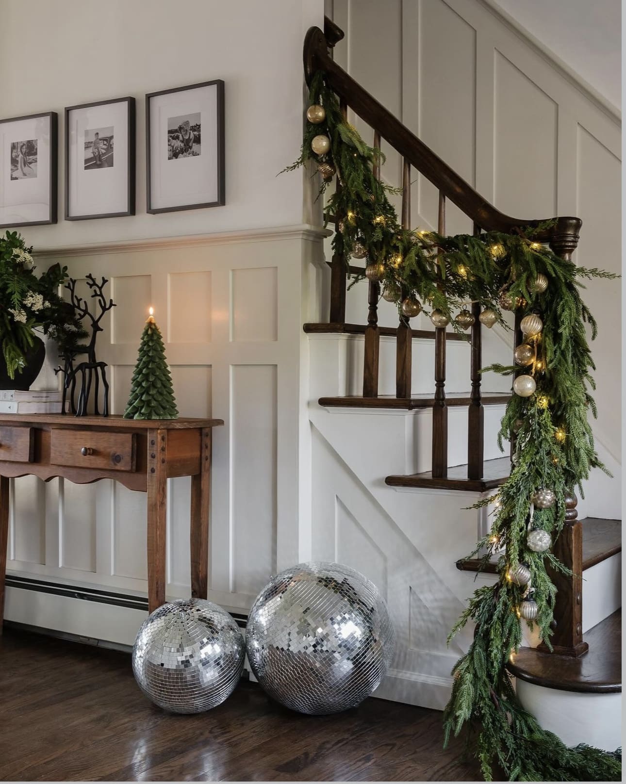 34 Inviting Christmas Entryway Decor Ideas 79 34 Inviting Christmas Entryway Decor Ideas IMG 4829 Christmas Entryway Decor