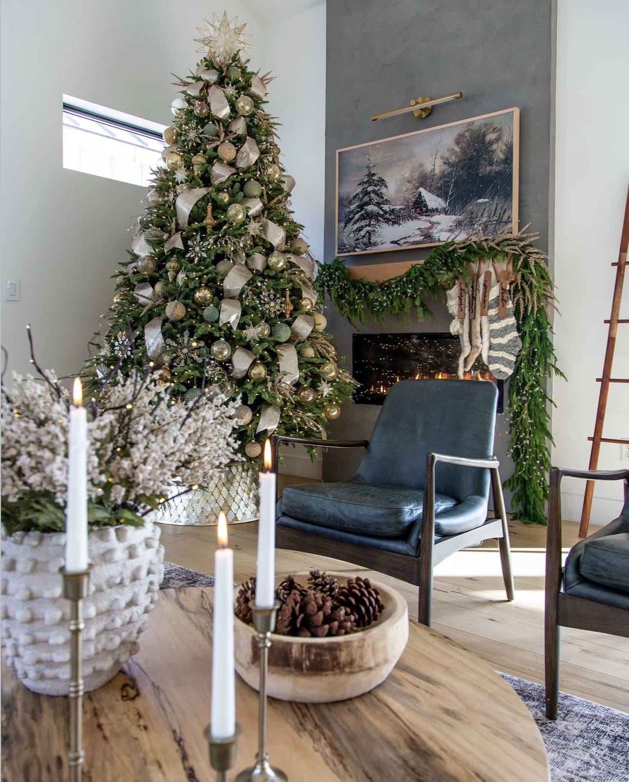 30 Best Christmas Living Room Decor Ideas to Inspire You 81 30 Best Christmas Living Room Decor Ideas to Inspire You IMG 7222 Christmas Living Room Decor Ideas