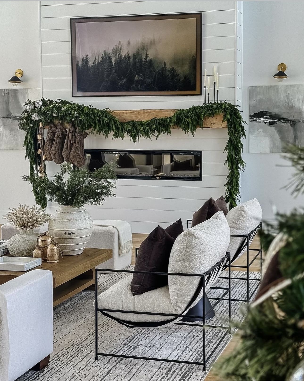 30 Best Christmas Living Room Decor Ideas to Inspire You 93 30 Best Christmas Living Room Decor Ideas to Inspire You IMG 7227 Christmas Living Room Decor Ideas