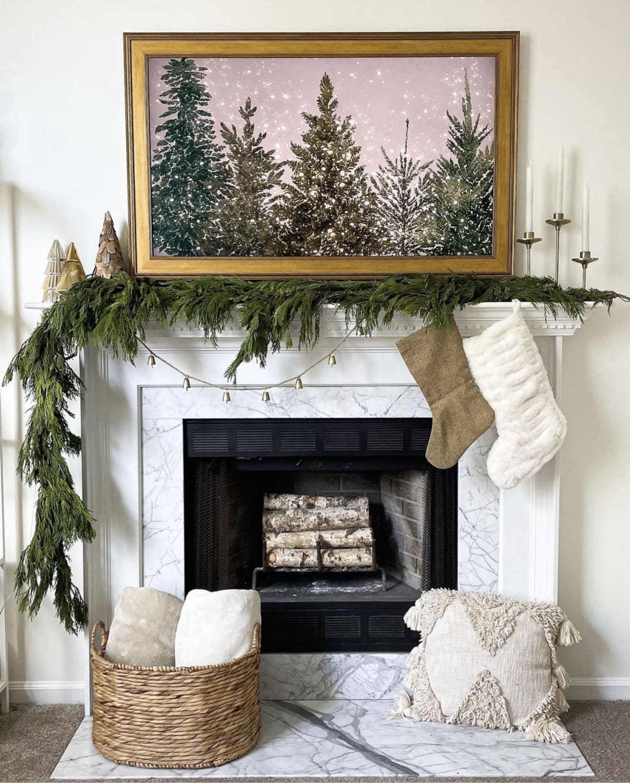 30 Best Christmas Living Room Decor Ideas to Inspire You 73 30 Best Christmas Living Room Decor Ideas to Inspire You IMG 7249 Christmas Living Room Decor Ideas