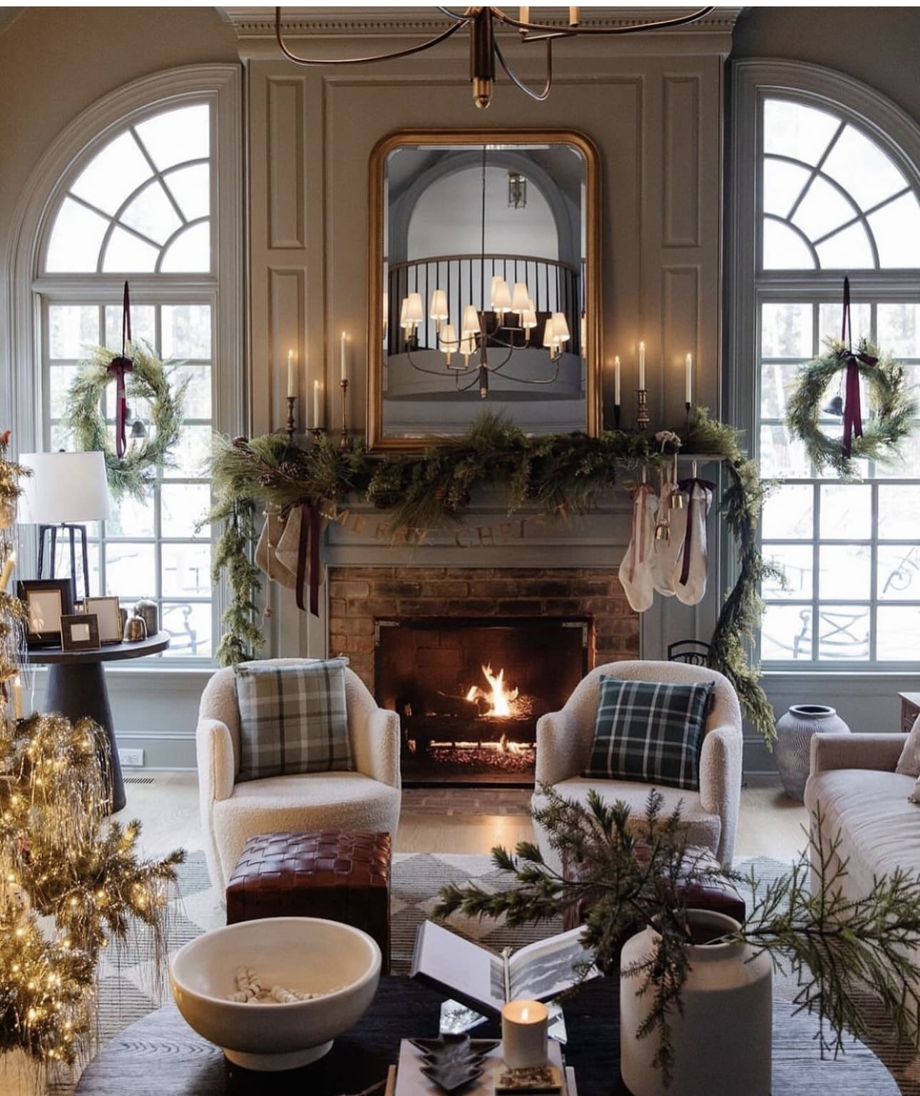 30 Best Christmas Living Room Decor Ideas to Inspire You 91 30 Best Christmas Living Room Decor Ideas to Inspire You IMG 7266 Christmas Living Room Decor Ideas