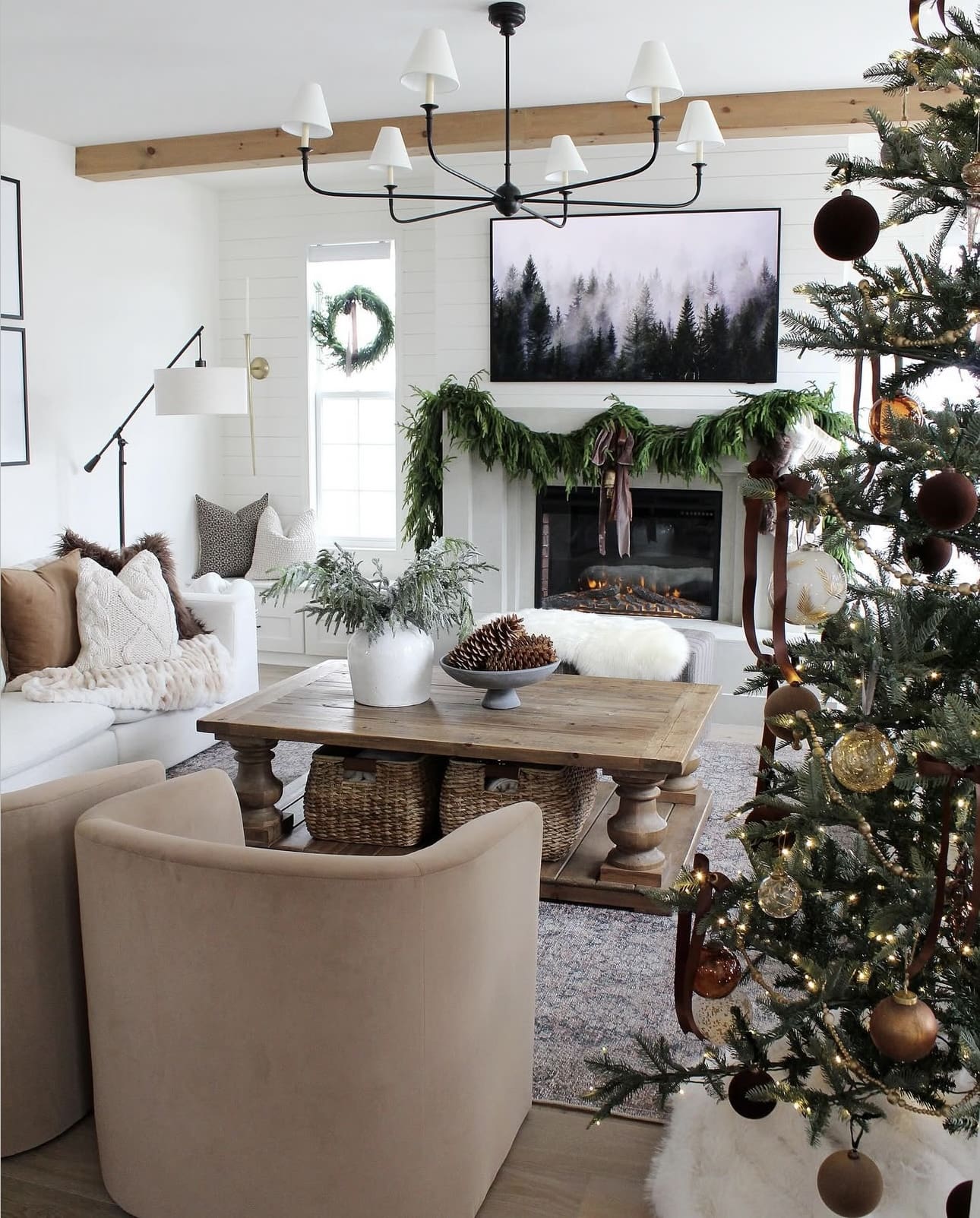 30 Best Christmas Living Room Decor Ideas to Inspire You 85 30 Best Christmas Living Room Decor Ideas to Inspire You IMG 7267 Christmas Living Room Decor Ideas