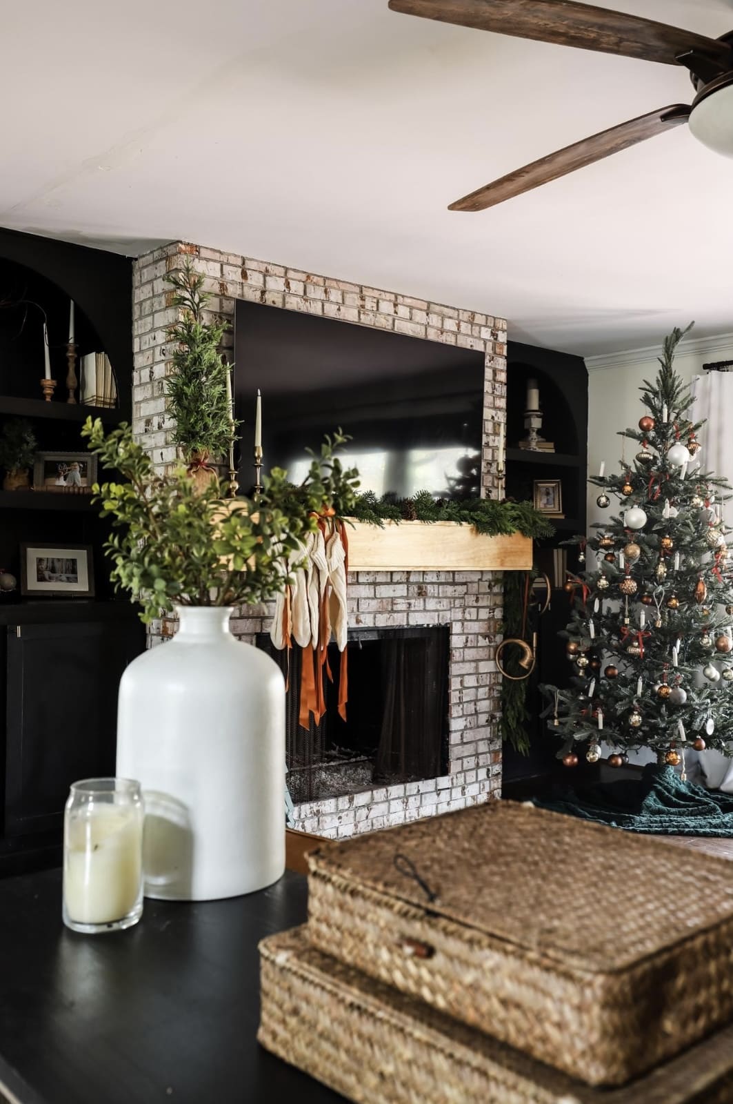 30 Best Christmas Living Room Decor Ideas to Inspire You 78 30 Best Christmas Living Room Decor Ideas to Inspire You IMG 7281 Christmas Living Room Decor Ideas