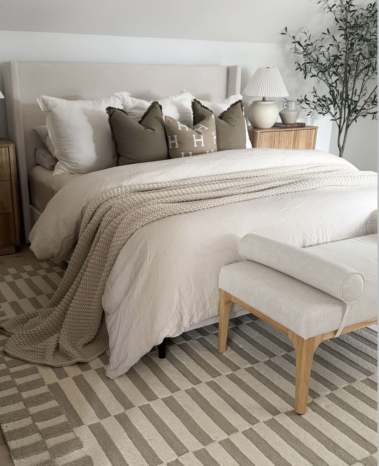 30 Best Minimalist Bedroom Design Ideas You'll Love 92 30 Best Minimalist Bedroom Design Ideas You'll Love IMG 8215 Minimalist Bedroom Design Ideas