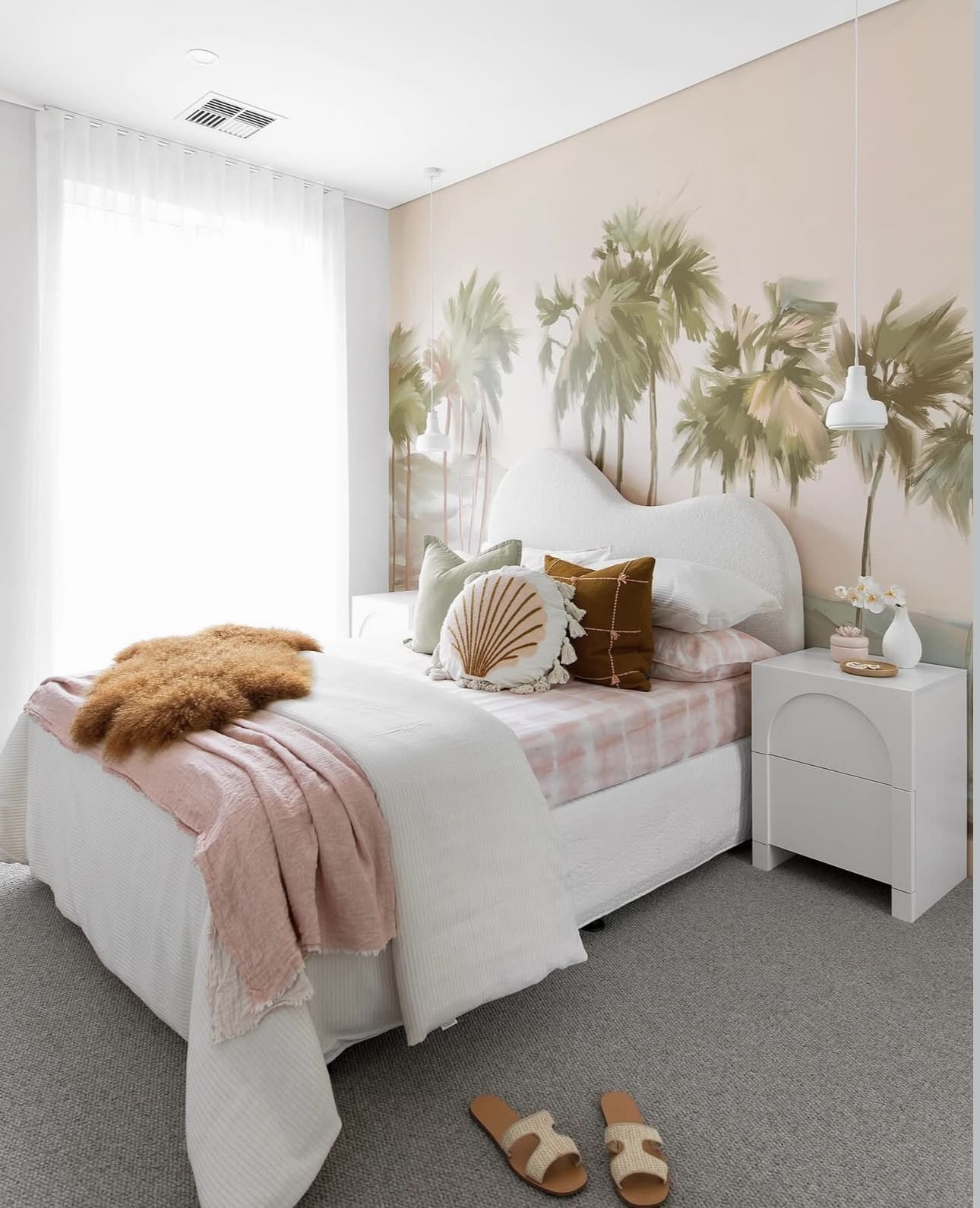 29 Insanely Cute Teen Girl Bedroom Ideas You'll Love 92 29 Insanely Cute Teen Girl Bedroom Ideas You'll Love IMG 9161 Teen Girl Bedroom Ideas