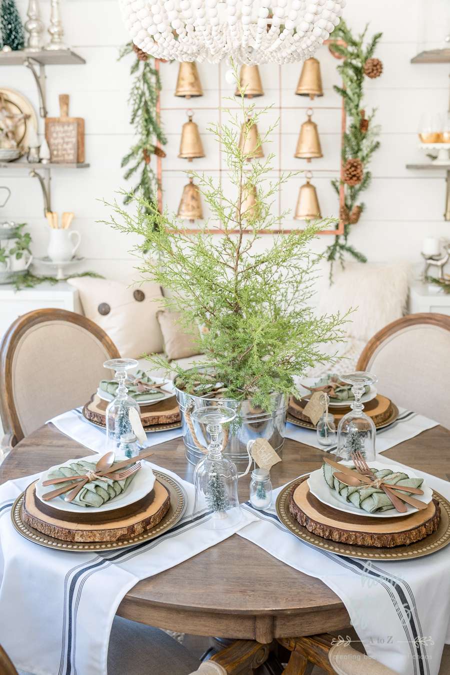 50+ Elegant Christmas Table Decor Ideas to Inspire You 121 50+ Elegant Christmas Table Decor Ideas to Inspire You simple farmhouse table setting 14 Christmas Table Decor