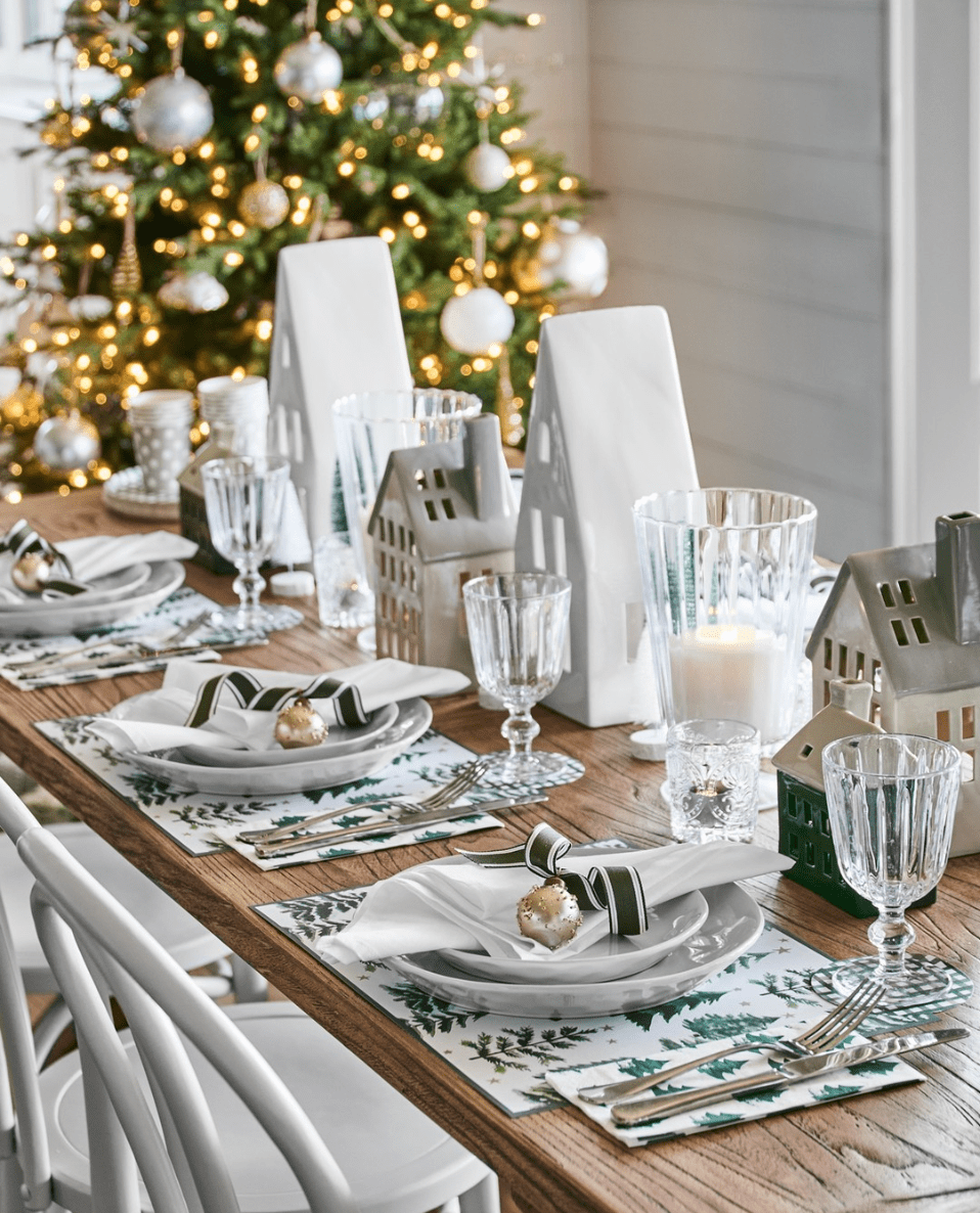 50+ Elegant Christmas Table Decor Ideas to Inspire You 110 50+ Elegant Christmas Table Decor Ideas to Inspire You Screenshot 2023 11 04 at 22.45.42 Christmas Table Decor