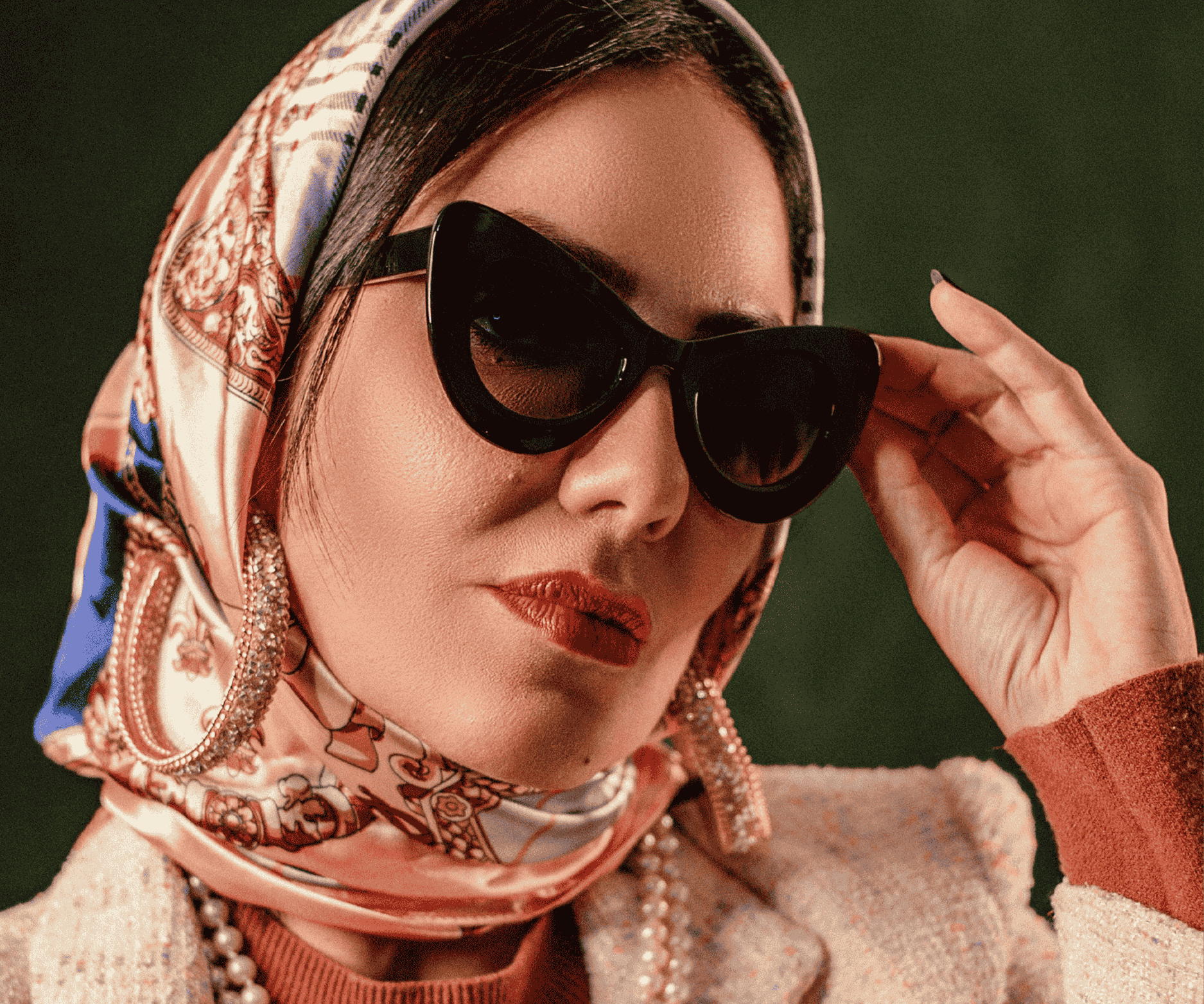 How to Pair Piercing Jewelry With Your Sunglasses Style 9 How to Pair Piercing Jewelry With Your Sunglasses Style How to Pair Piercing Jewelry With Your Sunglasses Style