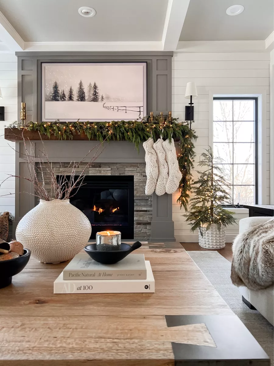 40+ Elegant Christmas Mantel Decor Ideas 8 40+ Elegant Christmas Mantel Decor Ideas bhbh Christmas Mantel Decor