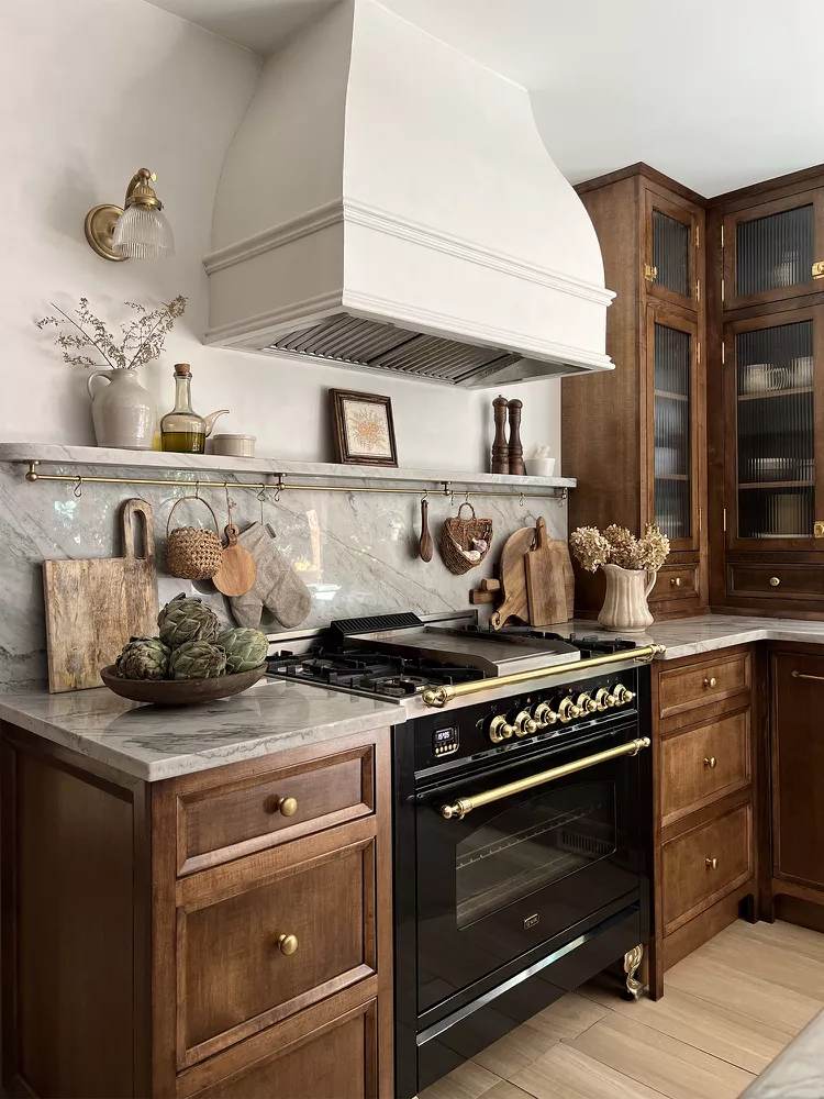 34 Dreamy Coastal Kitchen Ideas to Inspire You 90 34 Dreamy Coastal Kitchen Ideas to Inspire You 24 Open Kitchen Shelf Decor Ideas (Plus Styling Tips)