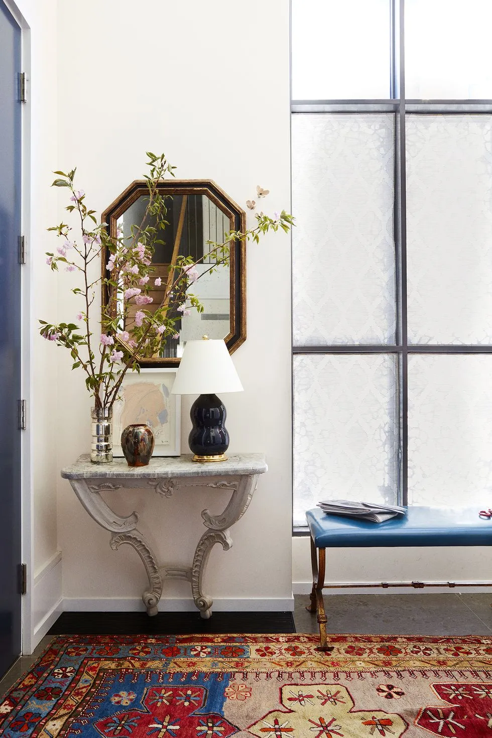 45 Modern and Elegant Entryway Table Decor Ideas 6 45 Modern and Elegant Entryway Table Decor Ideas Entryway Table Decor