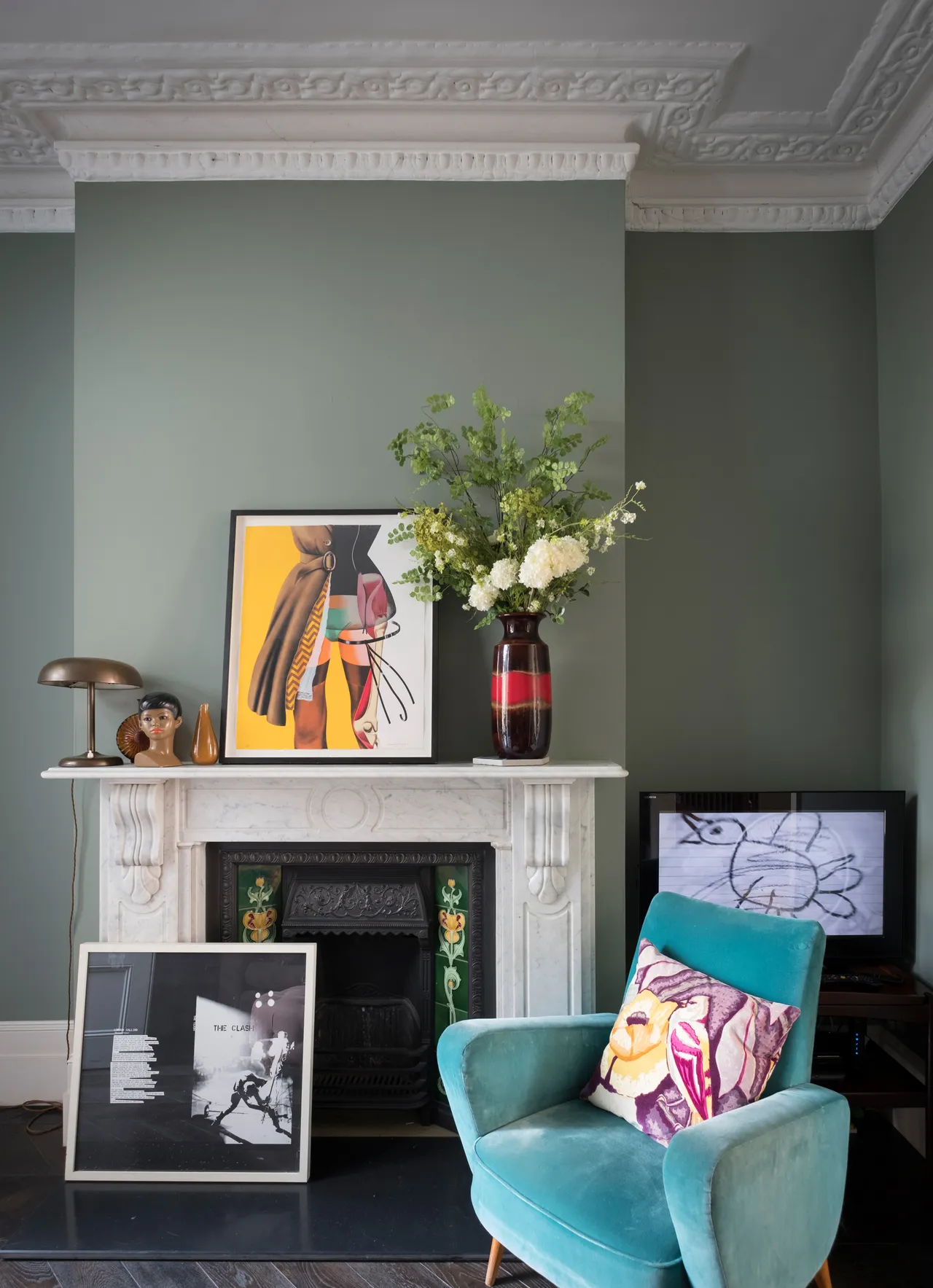 40 Best Sage Green Living Room Ideas to Inspire You 85 40 Best Sage Green Living Room Ideas to Inspire You cxQbR3sQQxyu3CEiCCzZYc 1280 80.jpg Sage Green Living Room