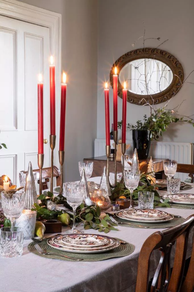 50+ Elegant Christmas Table Decor Ideas to Inspire You 120 50+ Elegant Christmas Table Decor Ideas to Inspire You https sheerluxe.com sites sheerluxe files articles 2020 12 3 sara cosgrove Christmas Table Decor