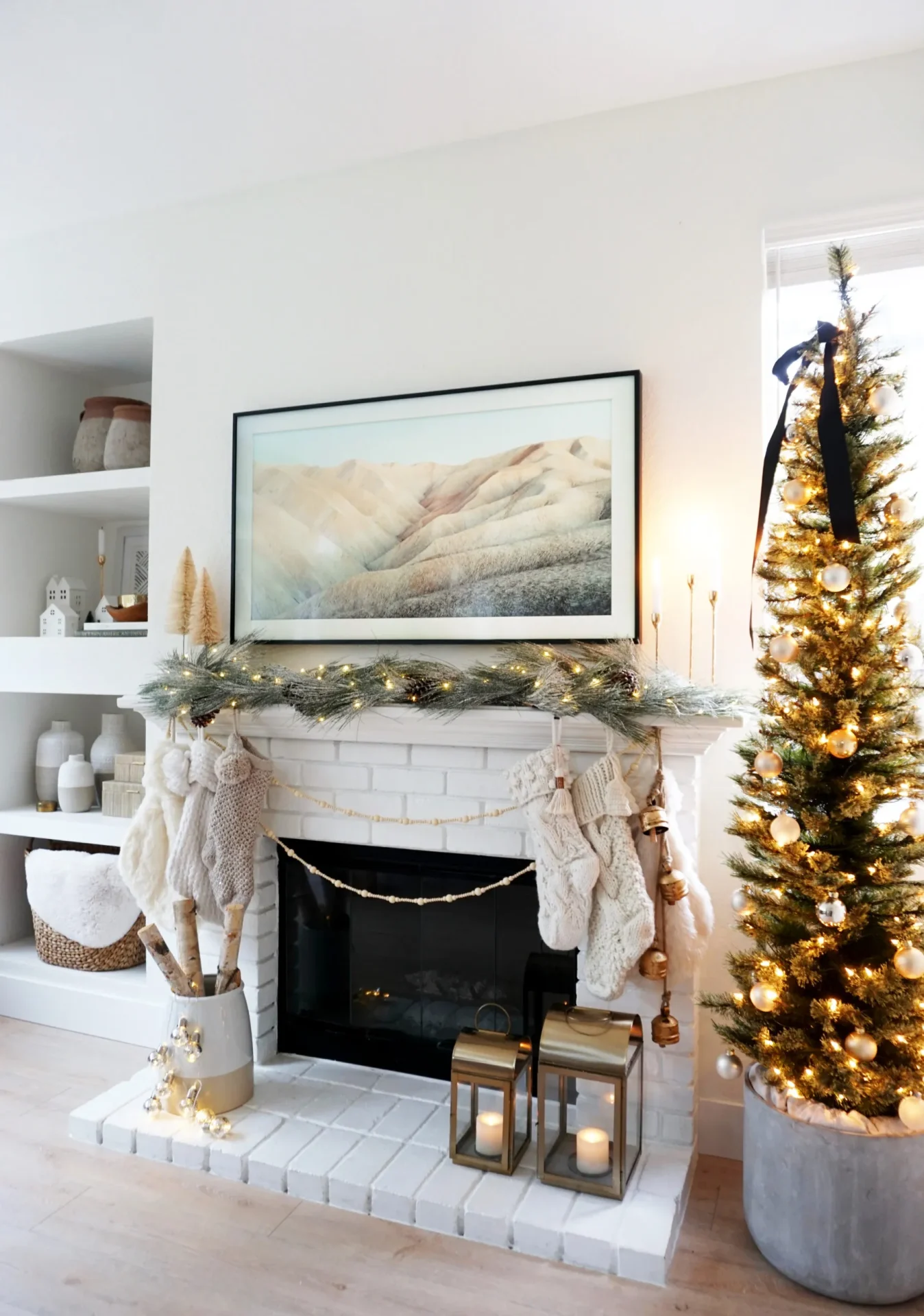 40+ Elegant Christmas Mantel Decor Ideas 13 40+ Elegant Christmas Mantel Decor Ideas xmas fireplace 3 2019 scaled 1 scaled Christmas Mantel Decor